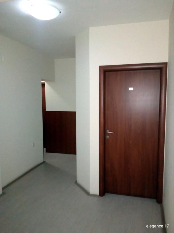 Accommodation Elegance Ni Exterior foto