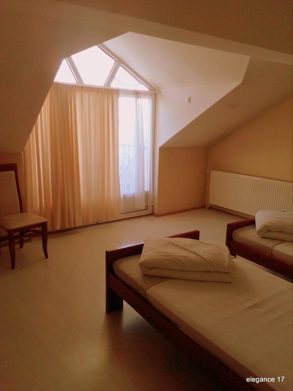 Accommodation Elegance Ni Exterior foto