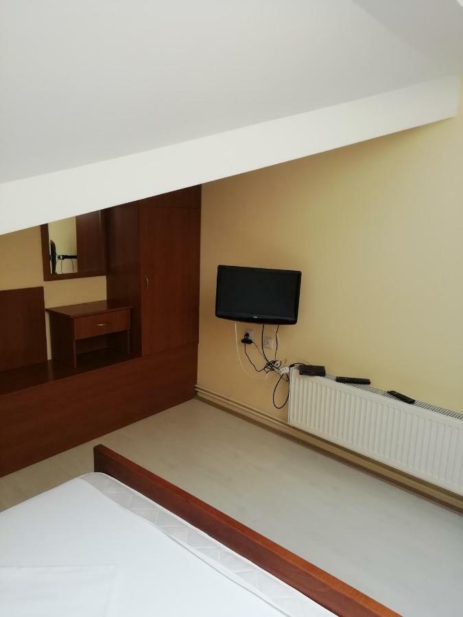 Accommodation Elegance Ni Exterior foto